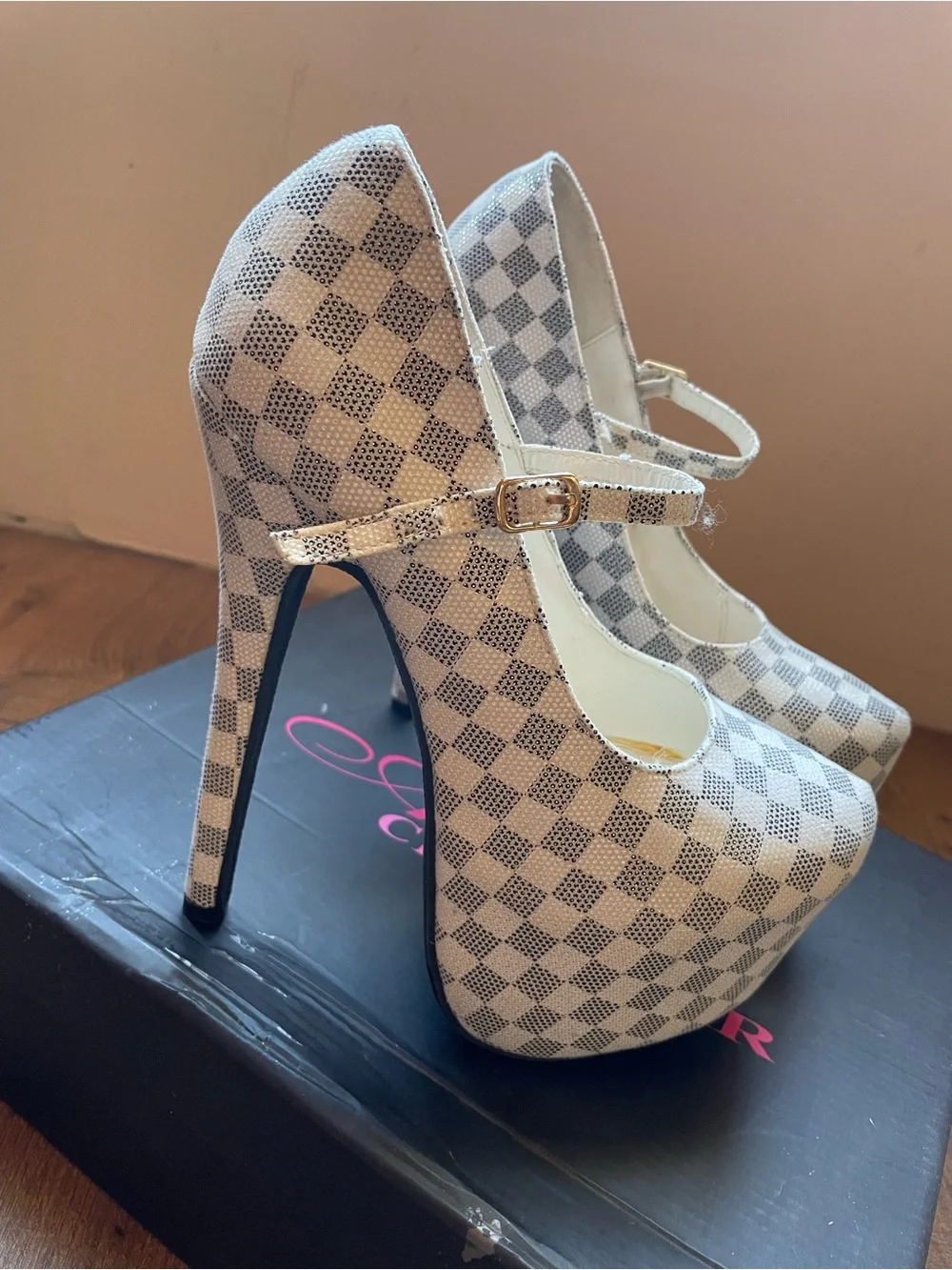 Ami Check-Print Mary Jane Platform Heels in White and Gray